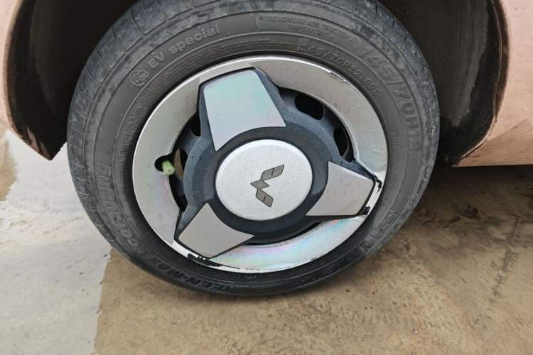 Used Wuling Hongguang MINIEV 2022 Macaron Premium Model – Lithium Iron Phosphate Right Rear Wheel Hub