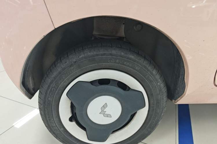 Used Wuling Hongguang MINIEV 2022 Macaron Premium Model – Lithium Iron Phosphate Right Rear Wheel Hub