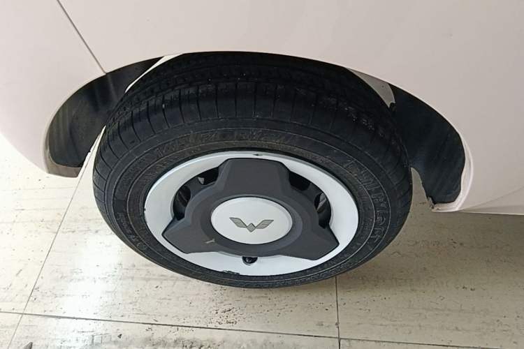 Used Wuling Hongguang MINIEV 2022 Macaron Premium Model – Lithium Iron Phosphate Right Rear Wheel Hub
