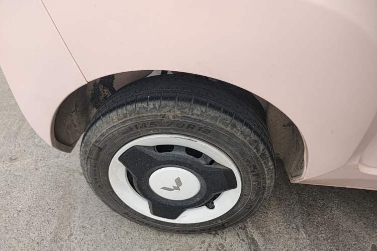 Used Wuling Hongguang MINIEV 2022 Macaron Premium Model – Lithium Iron Phosphate Right Rear Wheel Hub