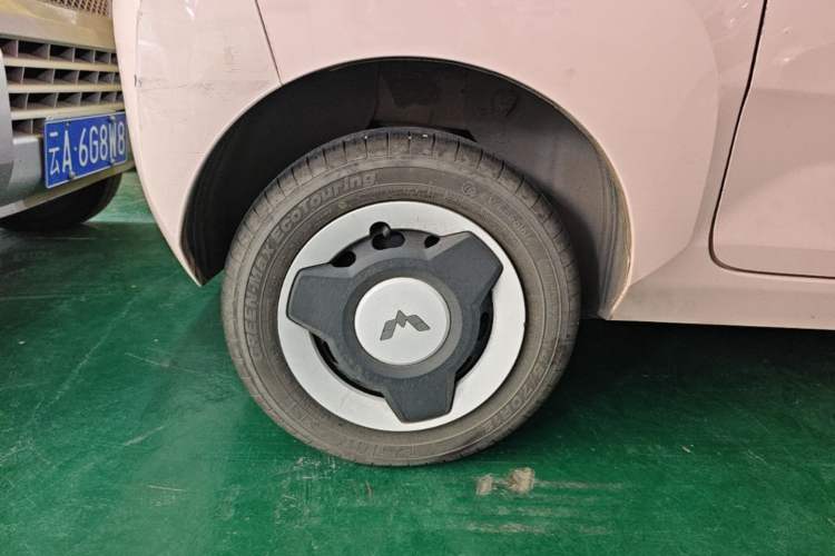 Used Wuling Hongguang MINIEV 2022 Macaron Premium Model – Lithium Iron Phosphate Right Rear Wheel Hub