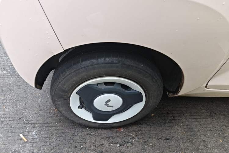 Used Wuling Hongguang MINIEV 2022 Macaron Premium Model – Lithium Iron Phosphate Right Rear Wheel Hub
