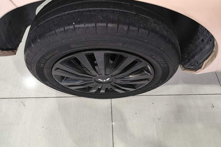 Used Wuling Hongguang MINIEV 2022 Macaron Premium Model – Lithium Iron Phosphate Right Rear Wheel Hub