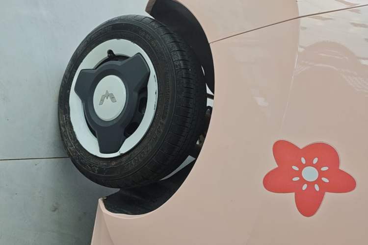 Used Wuling Hongguang MINIEV 2022 Macaron Premium Model – Lithium Iron Phosphate Right Rear Wheel Hub