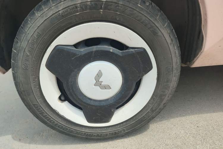 Used Wuling Hongguang MINIEV 2022 Macaron Premium Model – Lithium Iron Phosphate Right Rear Wheel Hub