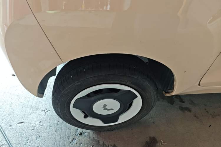 Used Wuling Hongguang MINIEV 2022 Macaron Premium Model – Lithium Iron Phosphate Right Rear Wheel Hub