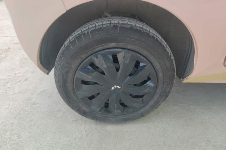Used Wuling Hongguang MINIEV 2022 Macaron Premium Model – Lithium Iron Phosphate Right Rear Wheel Hub