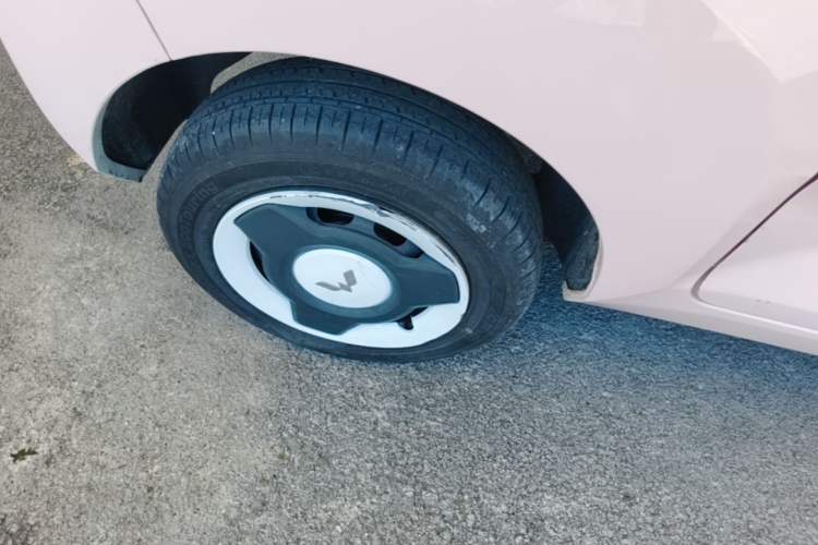 Used Wuling Hongguang MINIEV 2022 Macaron Premium Model – Lithium Iron Phosphate Right Rear Wheel Hub