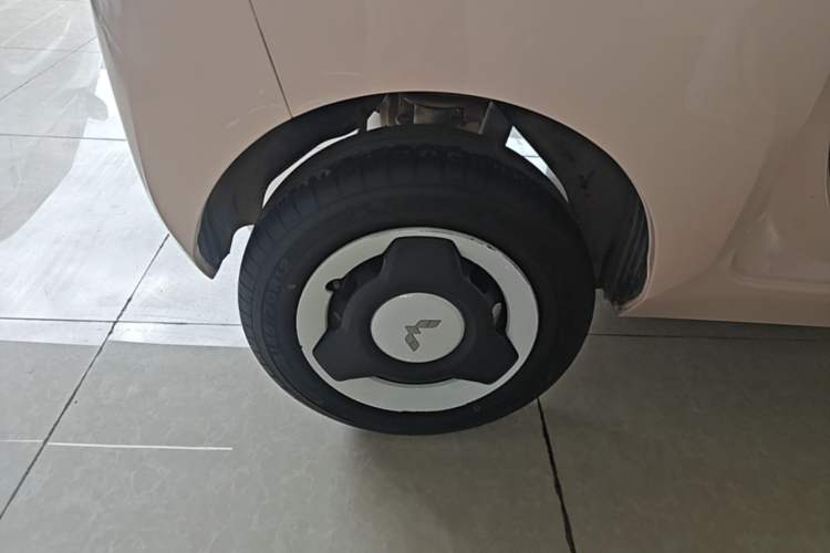 Used Wuling Hongguang MINIEV 2022 Macaron Premium Model – Lithium Iron Phosphate Right Rear Wheel Hub