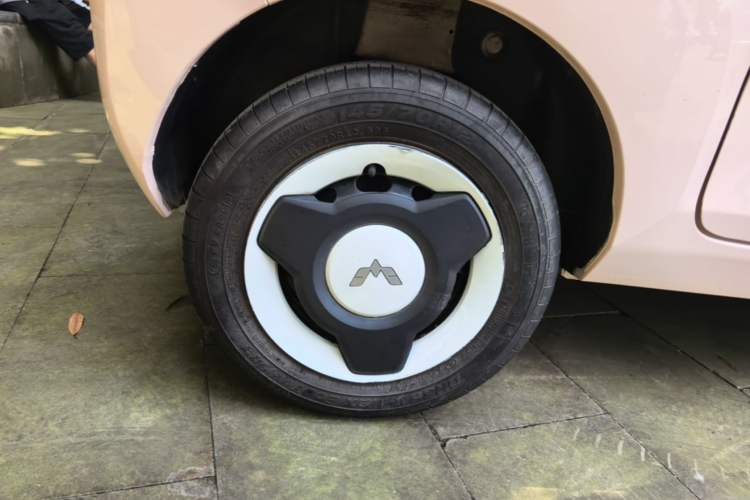 Used Wuling Hongguang MINIEV 2022 Macaron Premium Model – Lithium Iron Phosphate Right Rear Wheel Hub