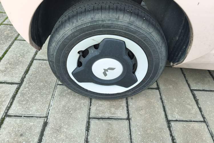 Used Wuling Hongguang MINIEV 2022 Macaron Premium Model – Lithium Iron Phosphate Right Rear Wheel Hub