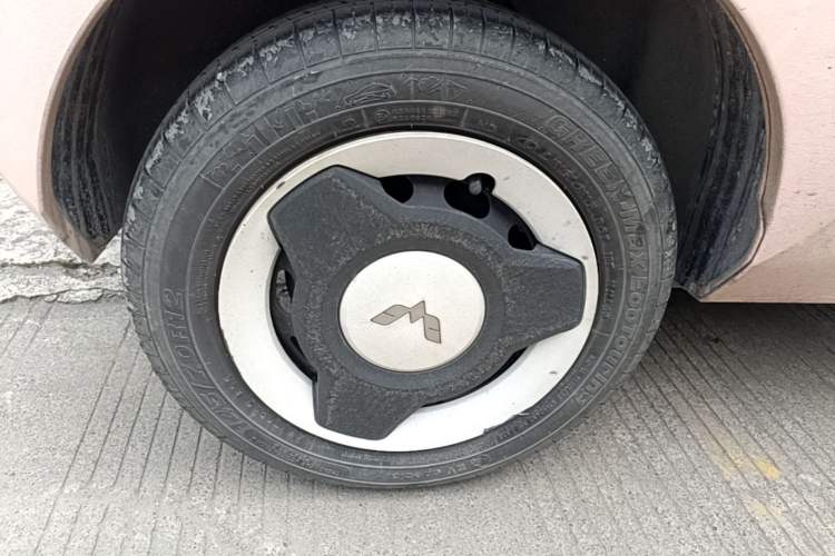 Used Wuling Hongguang MINIEV 2022 Macaron Premium Model – Lithium Iron Phosphate Right Rear Wheel Hub