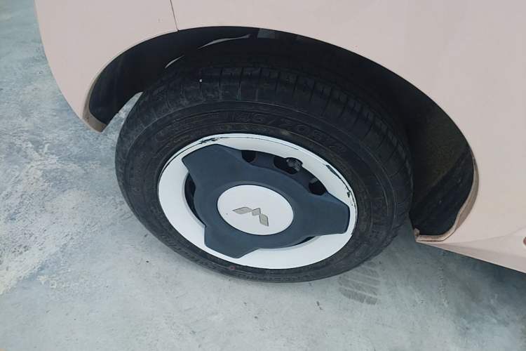 Used Wuling Hongguang MINIEV 2022 Macaron Premium Model – Lithium Iron Phosphate Right Rear Wheel Hub