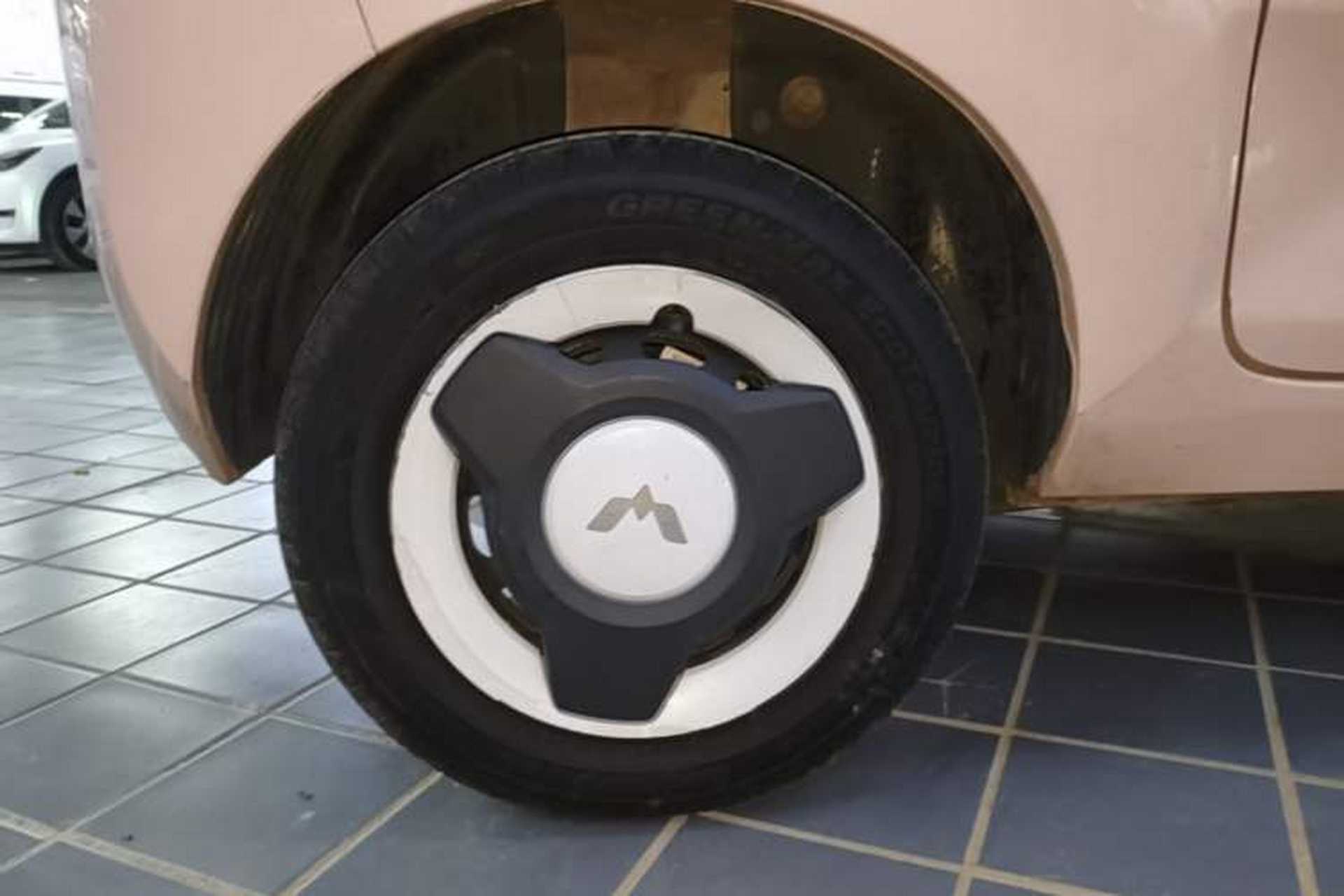 Used Wuling Hongguang MINIEV 2022 Macaron Premium Model – Lithium Ternary Battery Right Rear Wheel Hub