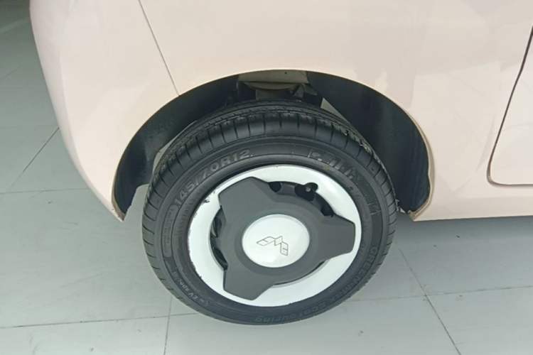 Used Wuling Hongguang MINIEV 2022 Macaron Premium Model – Lithium Ternary Battery Right Rear Wheel Hub