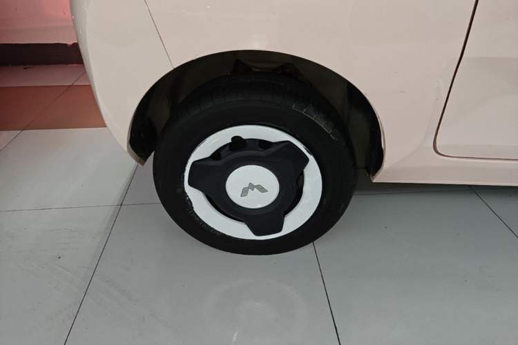 Used Wuling Hongguang MINIEV 2022 Macaron Premium Model – Lithium Iron Phosphate Right Rear Wheel Hub