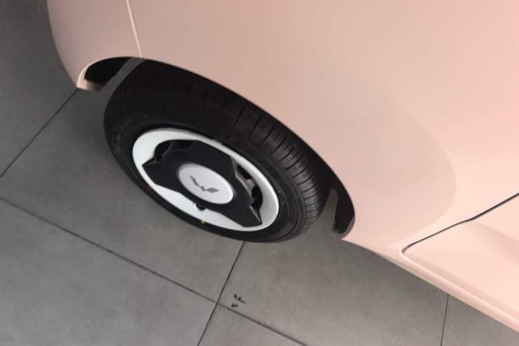 Used Wuling Hongguang MINIEV 2022 Macaron Premium Model – Lithium Iron Phosphate Right Rear Wheel Hub