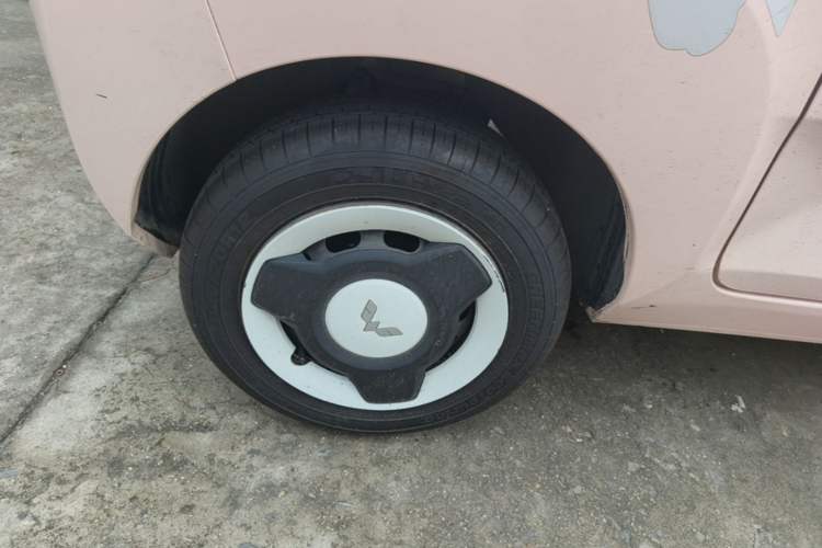 Used Wuling Hongguang MINIEV 2022 Macaron Premium Model – Lithium Iron Phosphate Right Rear Wheel Hub