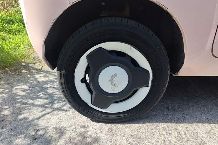 Used Wuling Hongguang MINIEV 2022 Macaron Premium Model – Lithium Iron Phosphate Right Rear Wheel Hub