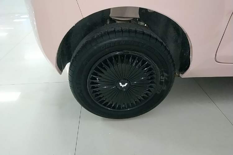 Used Wuling Hongguang MINIEV 2022 Macaron Premium Model – Lithium Iron Phosphate Right Rear Wheel Hub