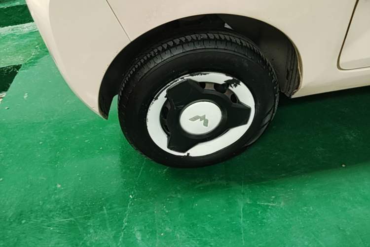 Used Wuling Hongguang MINIEV 2022 Macaron Premium Model – Lithium Iron Phosphate Right Rear Wheel Hub
