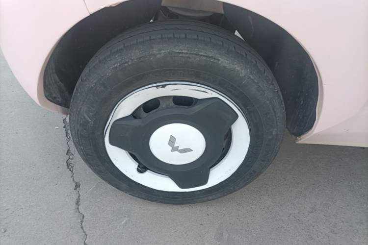 Used Wuling Hongguang MINIEV 2022 Macaron Premium Model – Lithium Ternary Battery Right Rear Wheel Hub