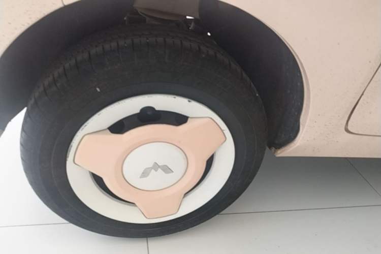 Used Wuling Hongguang MINIEV 2022 Macaron Premium Model – Lithium Iron Phosphate Right Rear Wheel Hub