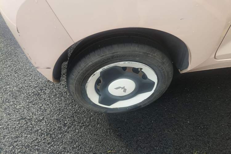 Used Wuling Hongguang MINIEV 2022 Macaron Premium Model – Lithium Iron Phosphate Right Rear Wheel Hub