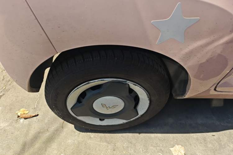 Used Wuling Hongguang MINIEV 2022 Macaron Premium Model – Lithium Iron Phosphate Right Rear Wheel Hub