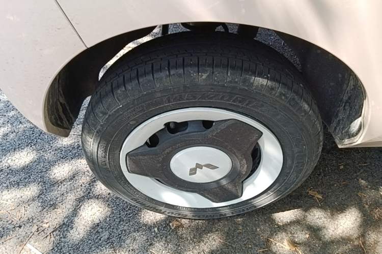 Used Wuling Hongguang MINIEV 2022 Macaron Premium Model – Lithium Iron Phosphate Right Rear Wheel Hub