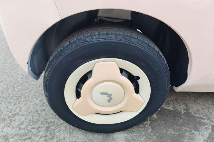 Used Wuling Hongguang MINIEV 2022 Macaron Premium Model – Lithium Iron Phosphate Right Rear Wheel Hub