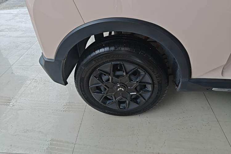 Used Wuling Hongguang MINIEV 2022 GAMEBOY 300km Enthusiast Model with Lithium Iron Phosphate Right Rear Wheel Hub