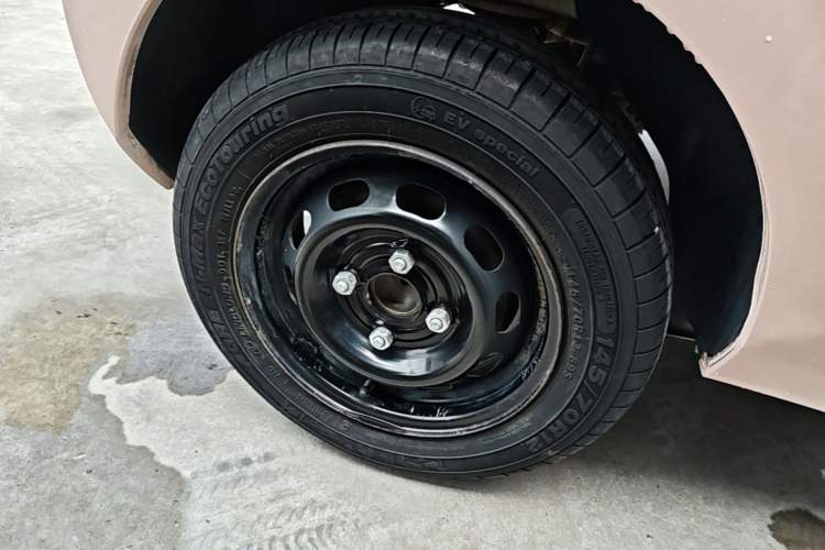 Used Wuling Hongguang MINIEV 2022 Macaron Premium Model – Lithium Iron Phosphate Right Rear Wheel Hub
