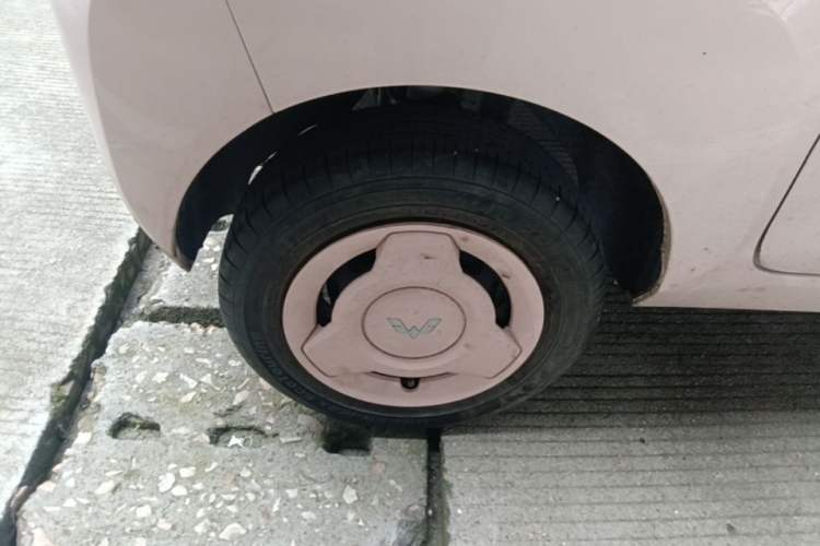 Used Wuling Hongguang MINIEV 2022 Macaron Premium Model – Lithium Iron Phosphate Right Rear Wheel Hub