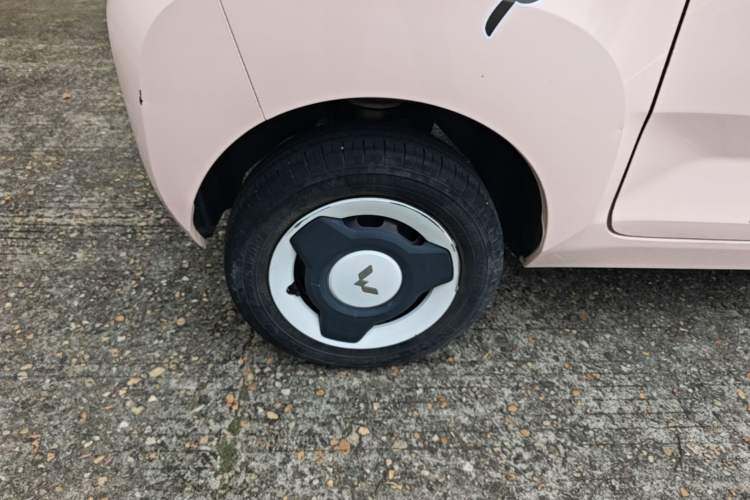 Used Wuling Hongguang MINIEV 2022 Macaron-Color Edition Lithium Iron Phosphate Right Rear Wheel Hub