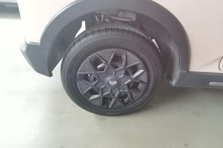 Used Wuling Hongguang MINIEV 2022 GAMEBOY 200km Play Edition with Lithium Iron Phosphate Right Rear Wheel Hub