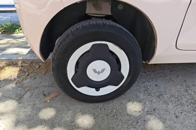 Used Wuling Hongguang MINIEV 2022 Zizai Version Lithium Iron Phosphate Right Rear Wheel Hub