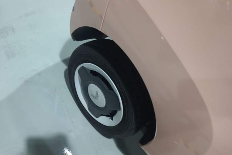 Used Wuling Hongguang MINIEV 2022 Macaron Premium Model – Lithium Iron Phosphate Right Rear Wheel Hub