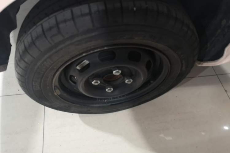 Used Wuling Hongguang MINIEV 2022 Macaron Premium Model – Lithium Ternary Battery Right Rear Wheel Hub