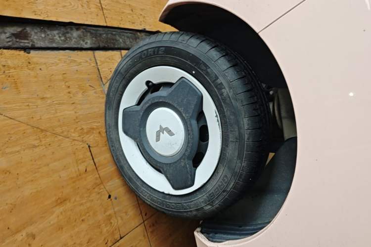 Used Wuling Hongguang MINIEV 2022 Macaron Premium Model – Lithium Ternary Battery Right Rear Wheel Hub