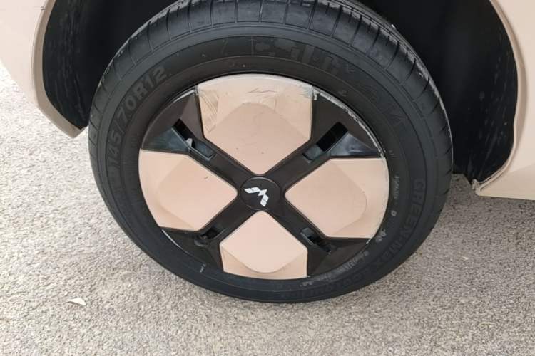 Used Wuling Hongguang MINIEV 2022 Macaron Premium Model – Lithium Iron Phosphate Right Rear Wheel Hub