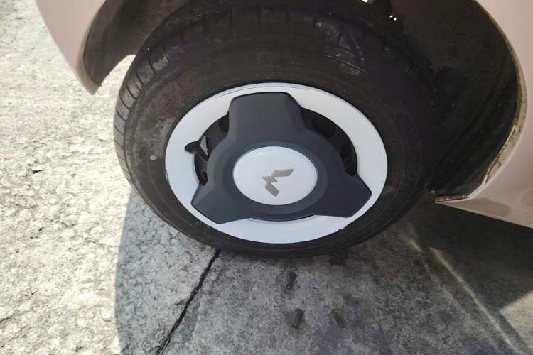 Used Wuling Hongguang MINIEV 2022 Macaron Premium Model – Lithium Iron Phosphate Right Rear Wheel Hub