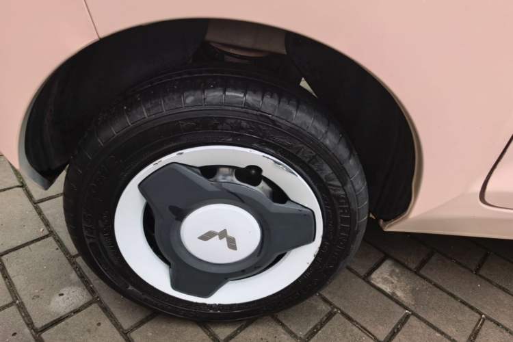 Used Wuling Hongguang MINIEV 2022 Macaron Premium Model – Lithium Iron Phosphate Right Rear Wheel Hub