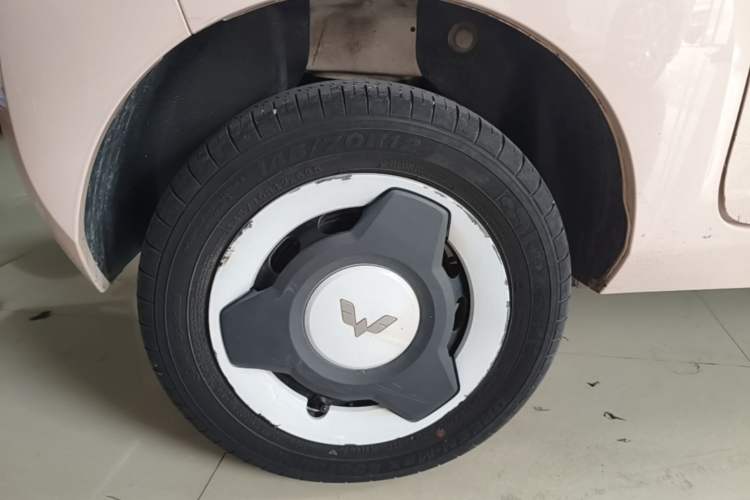 Used Wuling Hongguang MINIEV 2022 Macaron Premium Model – Lithium Iron Phosphate Right Rear Wheel Hub