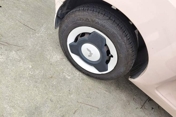 Used Wuling Hongguang MINIEV 2022 Macaron Premium Model – Lithium Iron Phosphate Right Rear Wheel Hub