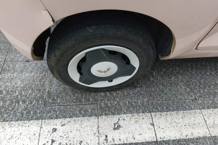 Used Wuling Hongguang MINIEV 2022 Macaron Premium Model – Lithium Iron Phosphate Right Rear Wheel Hub