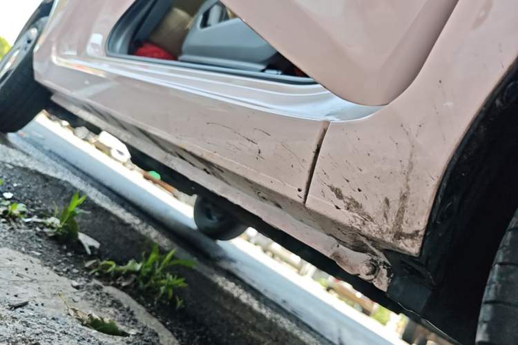Used Wuling Hongguang MINIEV 2022 Macaron Premium Model – Lithium Iron Phosphate Right Side Sill