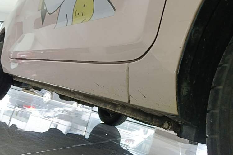 Used Wuling Hongguang MINIEV 2022 Macaron Premium Model – Lithium Iron Phosphate Right Side Sill