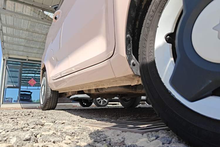 Used Wuling Hongguang MINIEV 2022 Macaron Premium Model – Lithium Iron Phosphate Right Side Sill