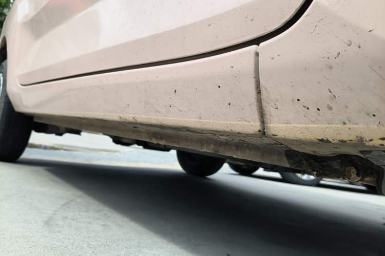 Used Wuling Hongguang MINIEV 2022 Macaron Premium Model – Lithium Ternary Battery Right Side Sill